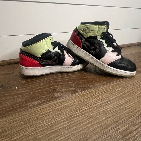 glow and the dark jordans